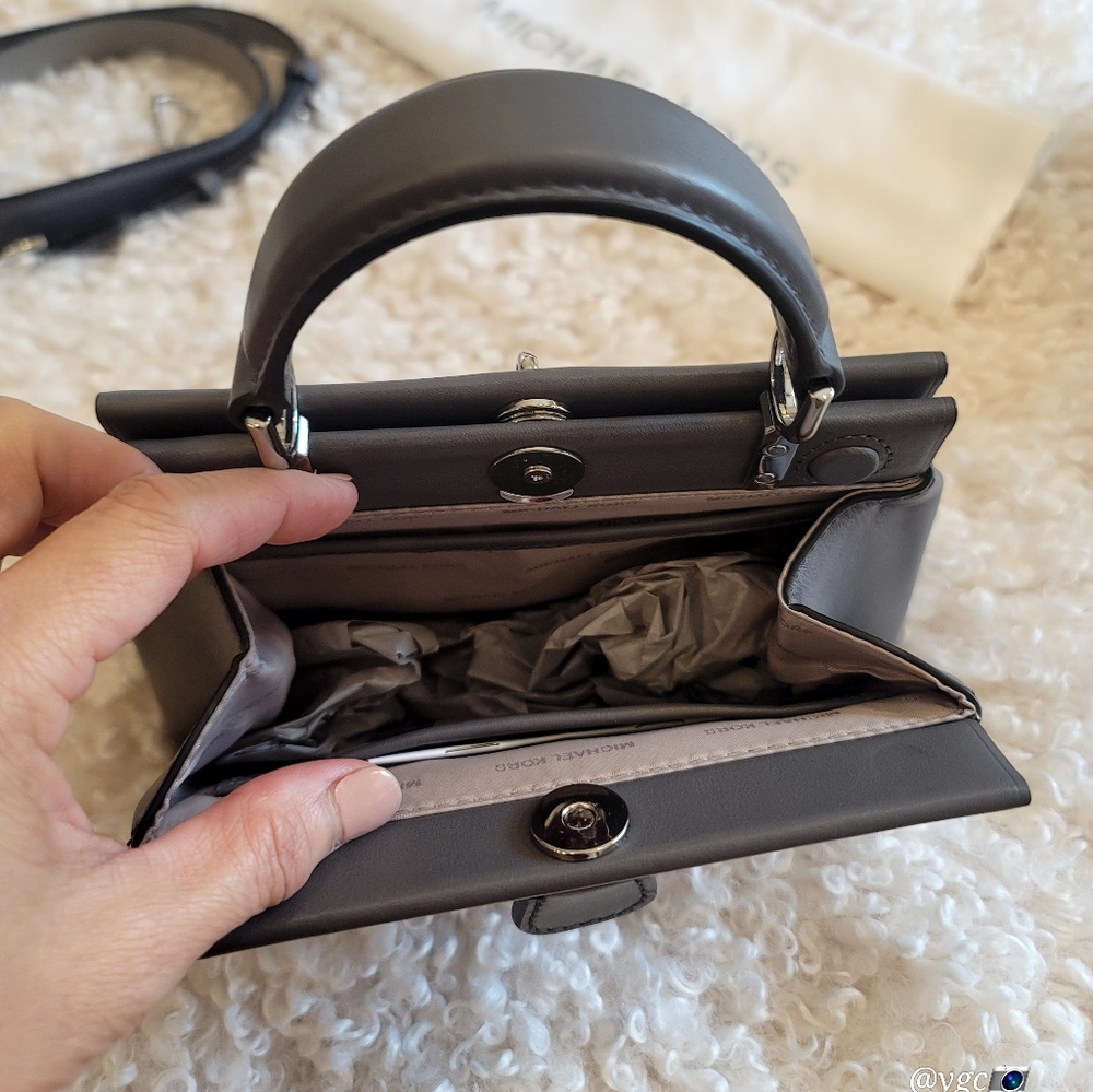 Micheal Kors bag - Picture 3 of 6